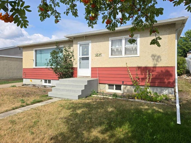 9814 95 Avenue, Peace River