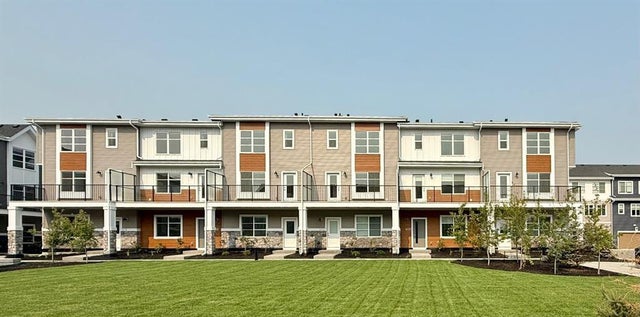 402, 135 Belmont Passage Sw, Calgary