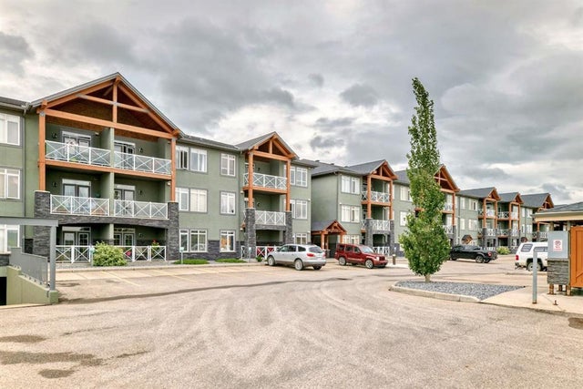 Strathmore Real Estate: Residential Property for Sale in Strathmore Lakes Estates