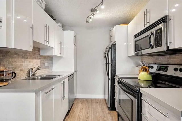Calgary Home for Sale: Residential Listing in Cliff Bungalow