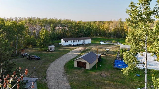 132011 834 Twp Road, Rural Clear Hills County