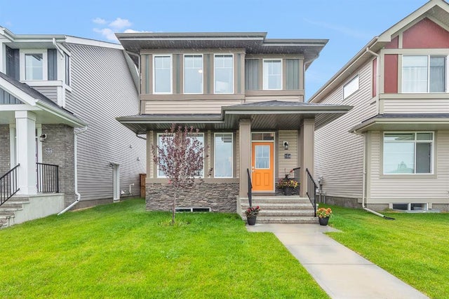 584 River Avenue, Cochrane