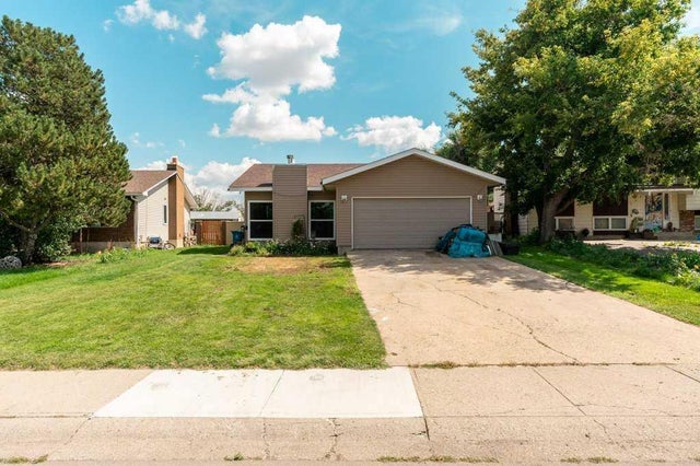 139 Laval Boulevard W, Lethbridge