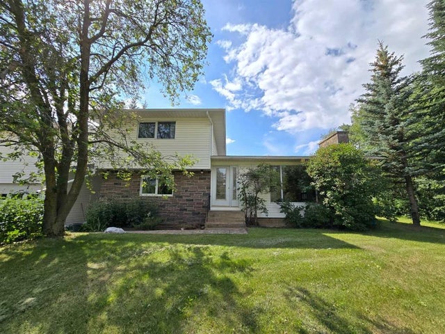 5510 50 Street, Berwyn
