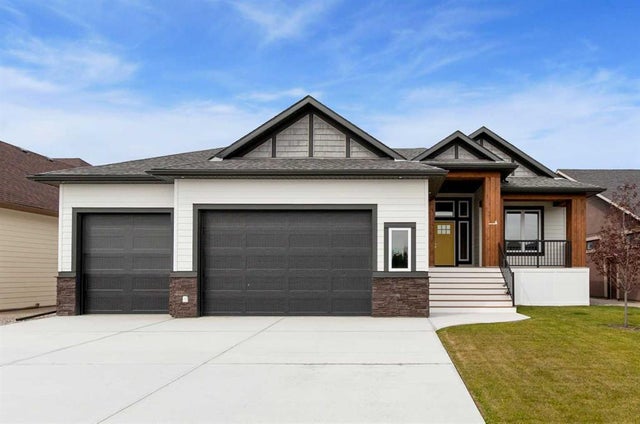 6 Harrison Green, Olds