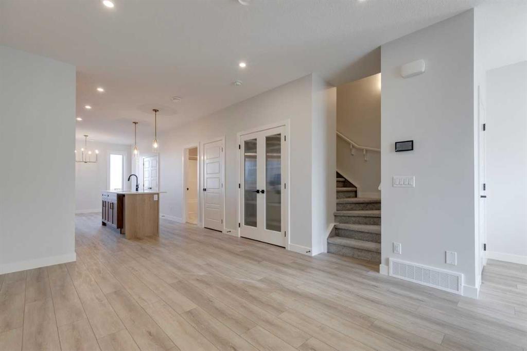 8542 Huxbury Drive Northeast, Calgary – Residential Semi Detached Listing Photo 9