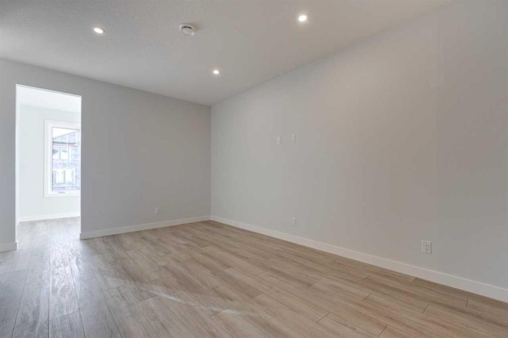 8542 Huxbury Drive Northeast, Calgary – Residential Semi Detached Listing Photo 10