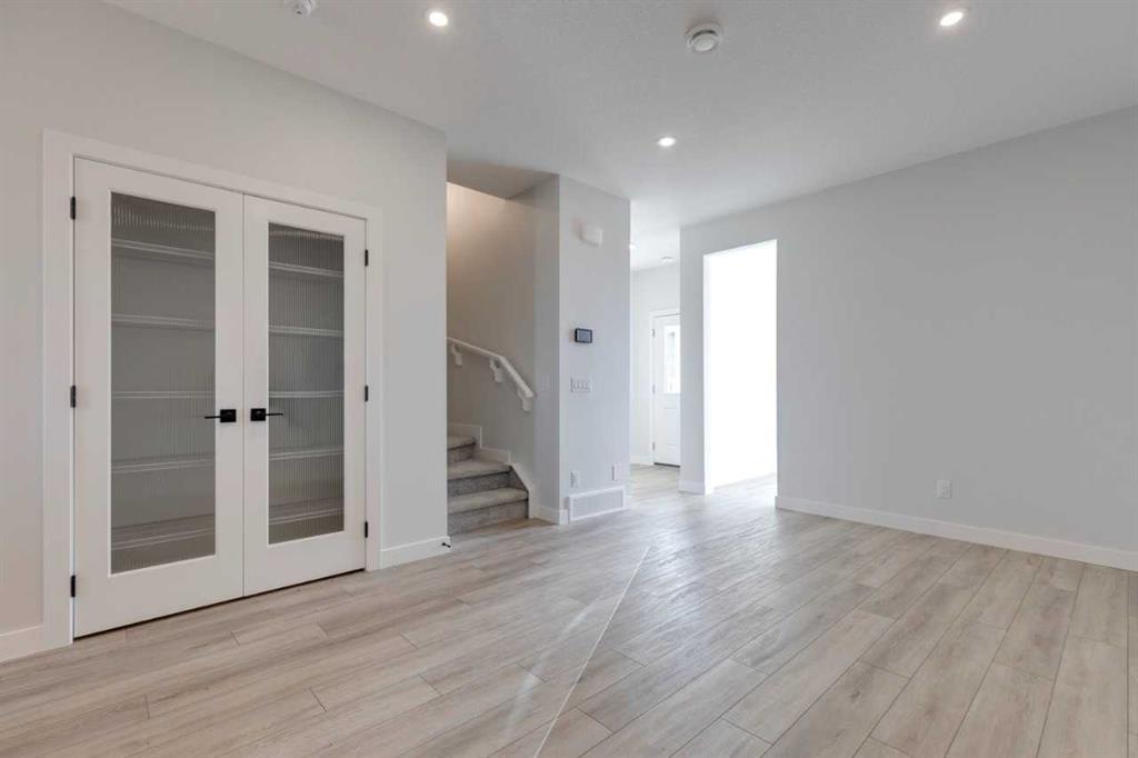 8542 Huxbury Drive Northeast, Calgary – Residential Semi Detached Listing Photo 11