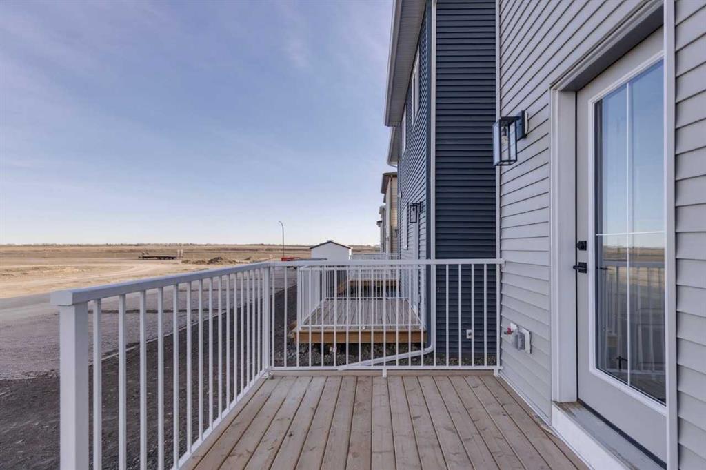 8542 Huxbury Drive Northeast, Calgary – Residential Semi Detached Listing Photo 4