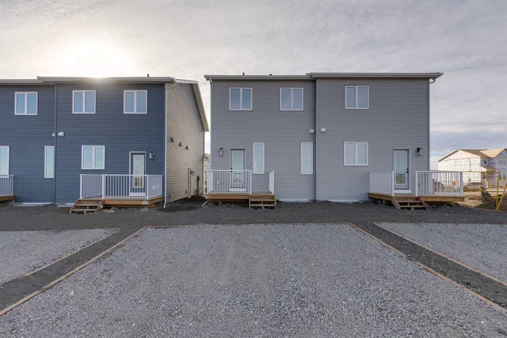 8542 Huxbury Drive Northeast, Calgary – Residential Semi Detached Listing Photo 5