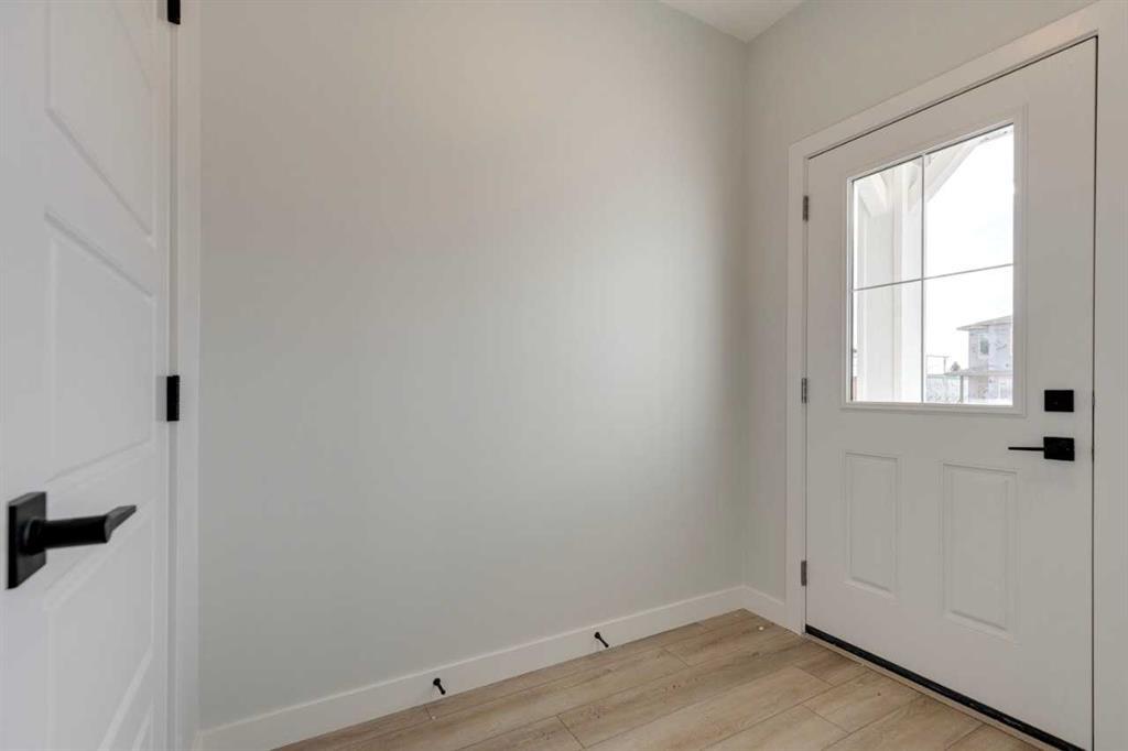 8542 Huxbury Drive Northeast, Calgary – Residential Semi Detached Listing Photo 6