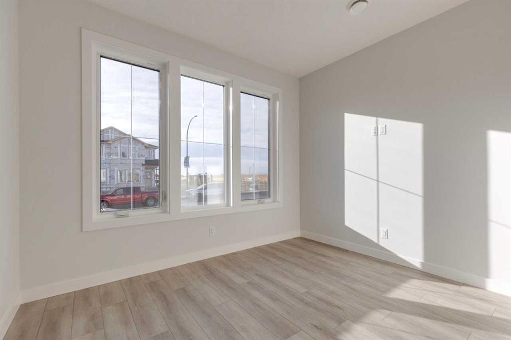 8542 Huxbury Drive Northeast, Calgary – Residential Semi Detached Listing Photo 7