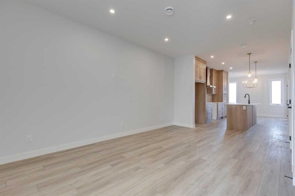 8542 Huxbury Drive Northeast, Calgary – Residential Semi Detached Listing Photo 8