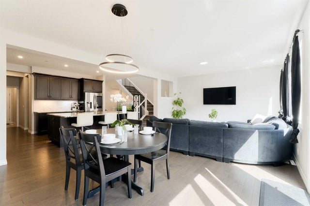 308 Lucas Way Nw, Calgary