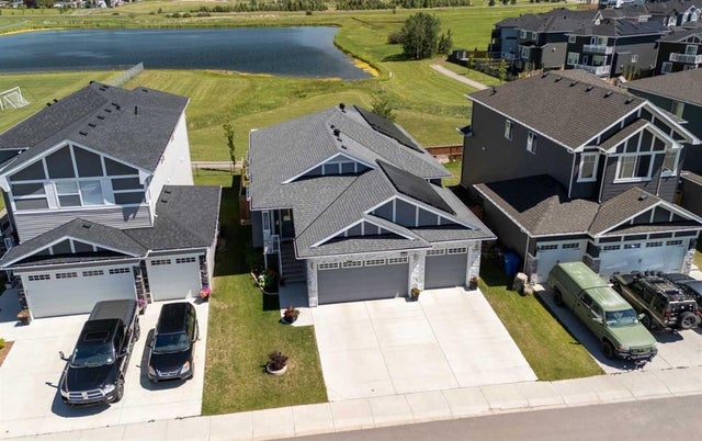 1483 Aldrich Place, Carstairs