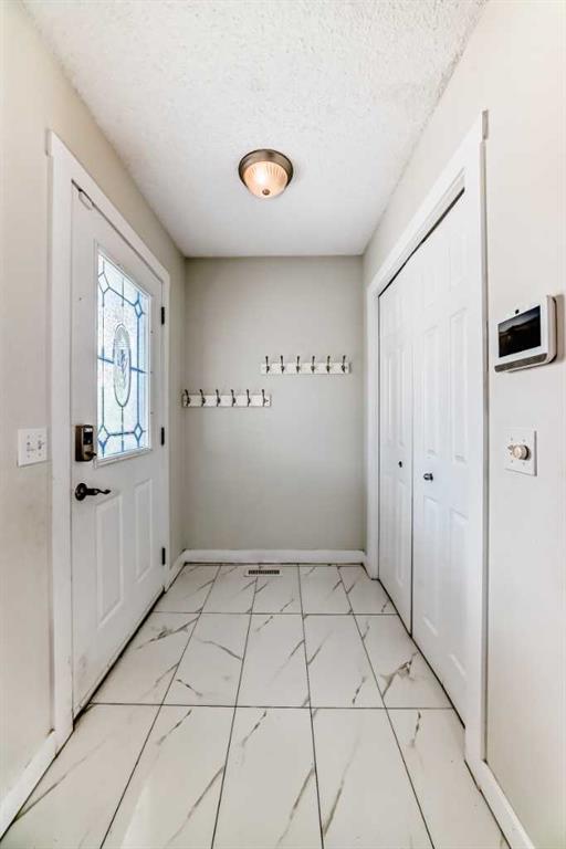 32 Taravista Crescent Northeast, Calgary – Residential Detached Listing Photo 4