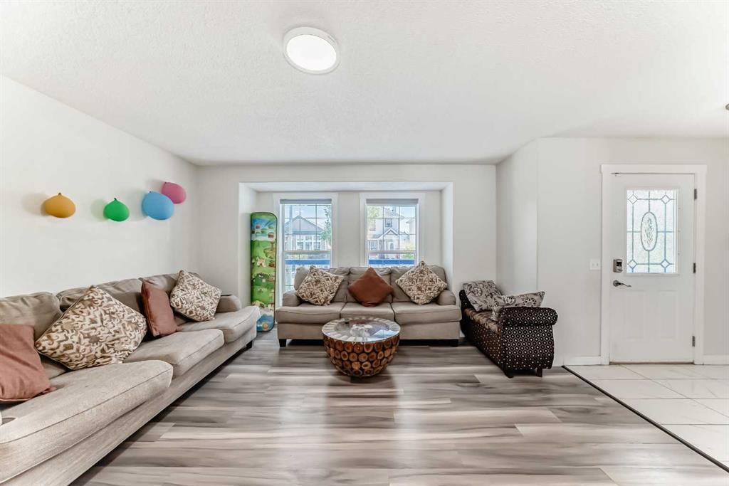 32 Taravista Crescent Northeast, Calgary – Residential Detached Listing Photo 5