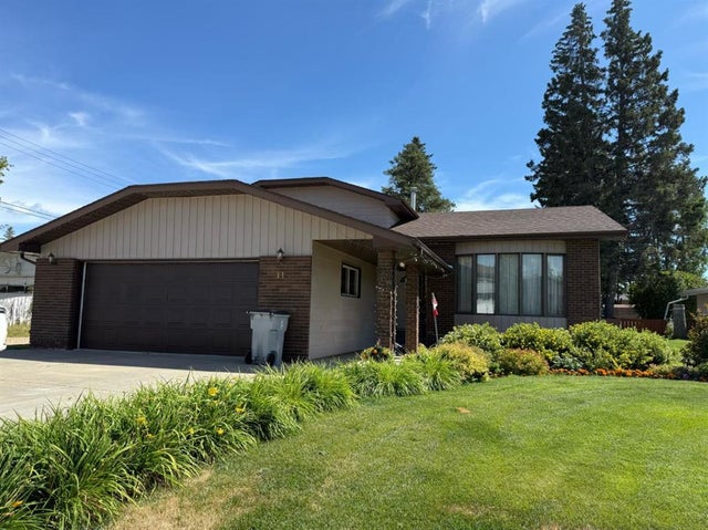 11 Virginia Avenue, Whitecourt
