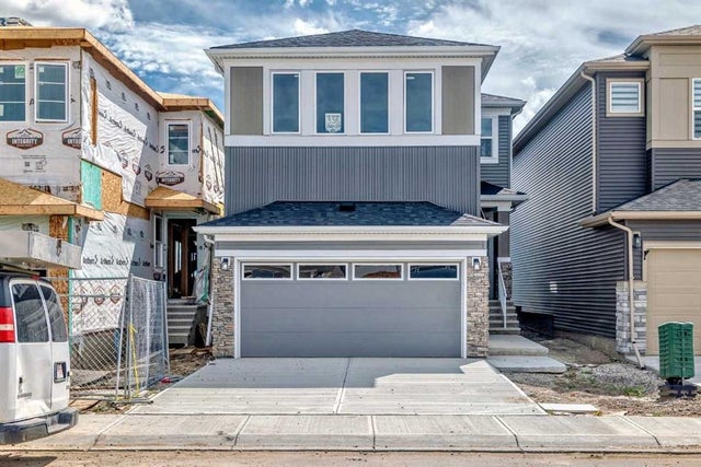 338 Corner Glen Way Ne, Calgary