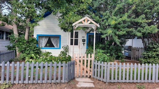 240 2 Avenue, Drumheller