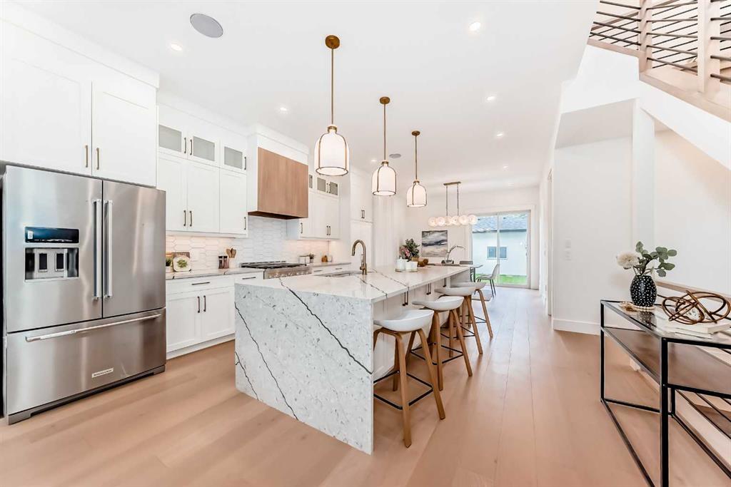 2426 53 Avenue Southwest, Calgary – Residential Semi Detached Listing Photo 9