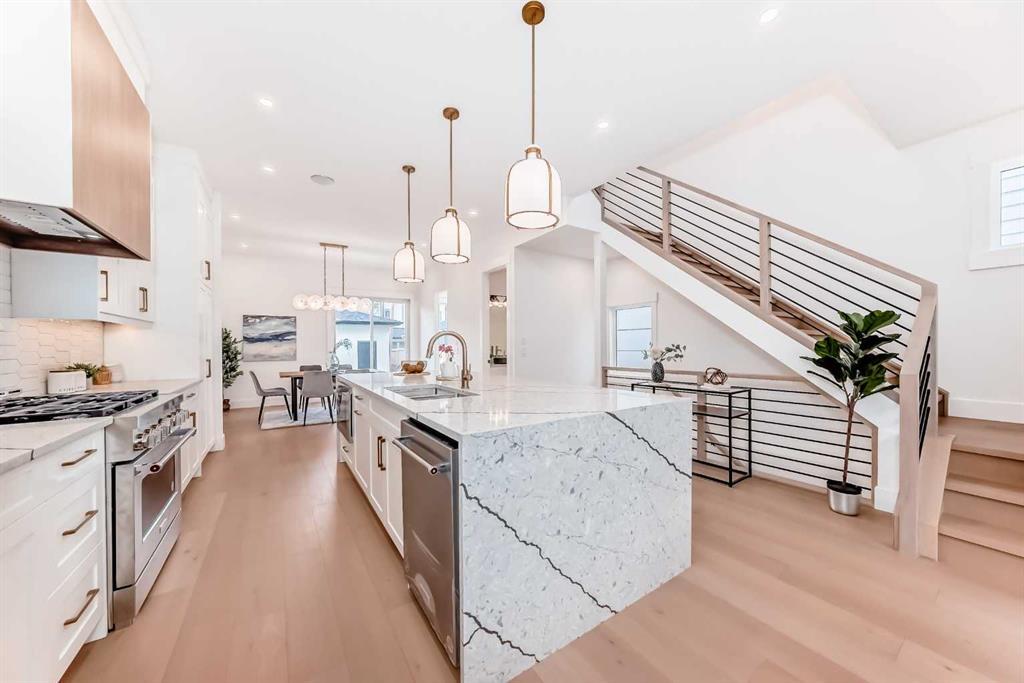 2426 53 Avenue Southwest, Calgary – Residential Semi Detached Listing Photo 10