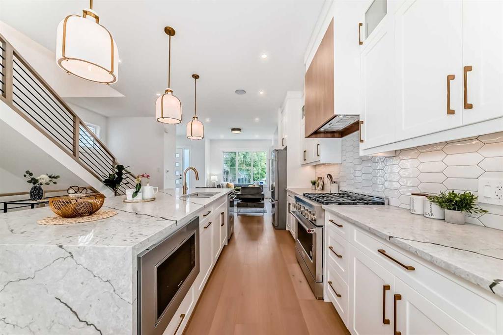 2426 53 Avenue Southwest, Calgary – Residential Semi Detached Listing Photo 13