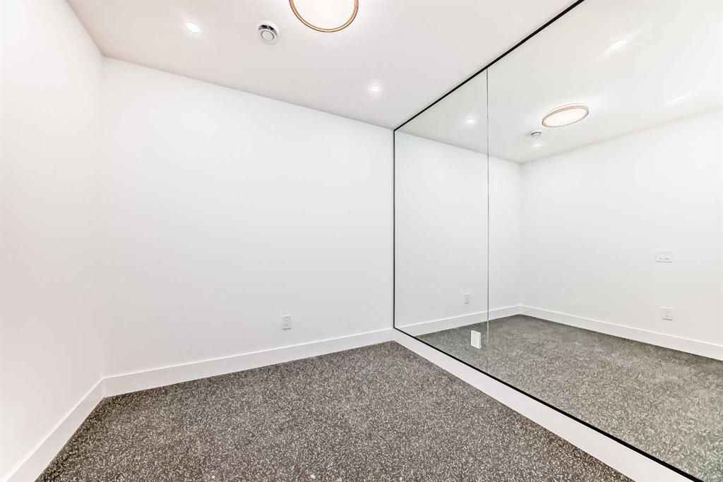 2426 53 Avenue Southwest, Calgary – Residential Semi Detached Listing Photo 39