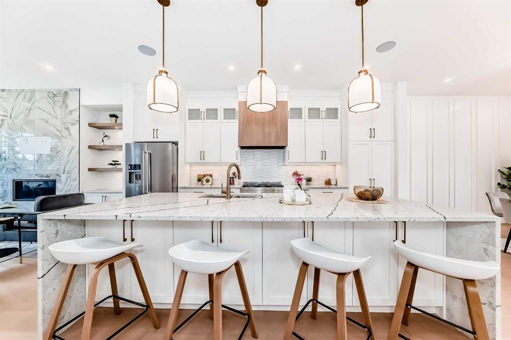 2426 53 Avenue Southwest, Calgary – Residential Semi Detached Listing Photo 8