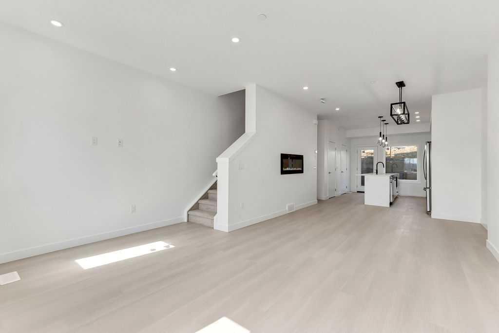 322 Sage Hill Circle Northwest, Calgary – Residential Row/Townhouse Listing Photo 4