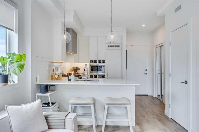 402, 8230 Broadcast Avenue, Calgary