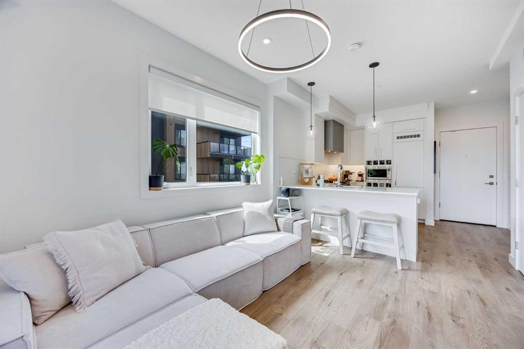 402, 8230 Broadcast Avenue, Calgary – Residential Apartment Listing Photo 2