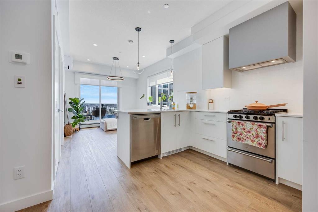 402, 8230 Broadcast Avenue, Calgary – Residential Apartment Listing Photo 4