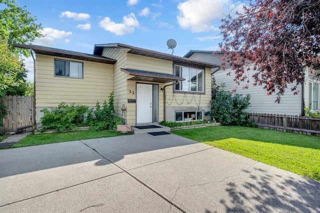 32 Fallingworth Place, Calgary