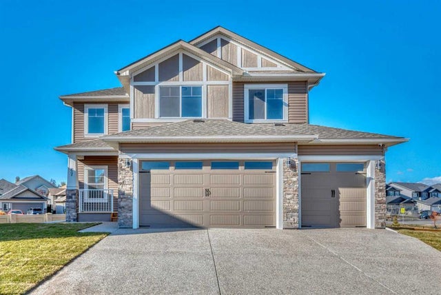 67 Lakes Estates Circle S, Strathmore