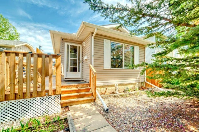 27 Martinview Crescent Ne, Calgary