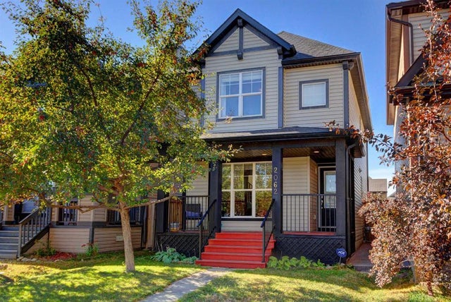 2062 New Brighton Gardens Se, Calgary