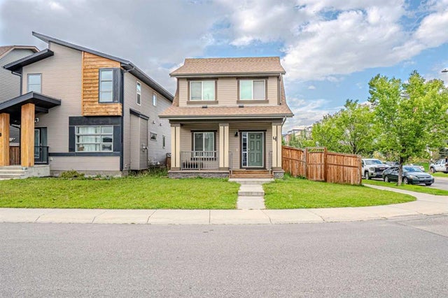 4 Copperpond Parade Se, Calgary