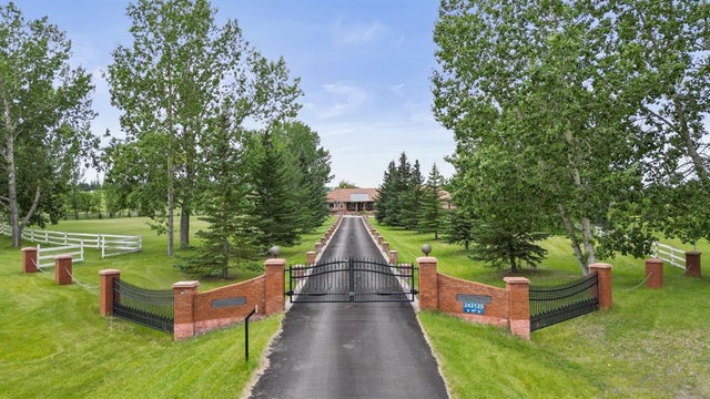 242125 8 Street E, Rural Foothills County