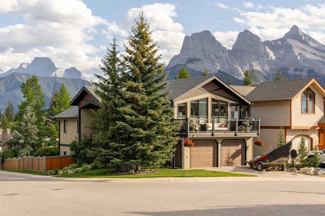 101 Wapiti Close, Canmore