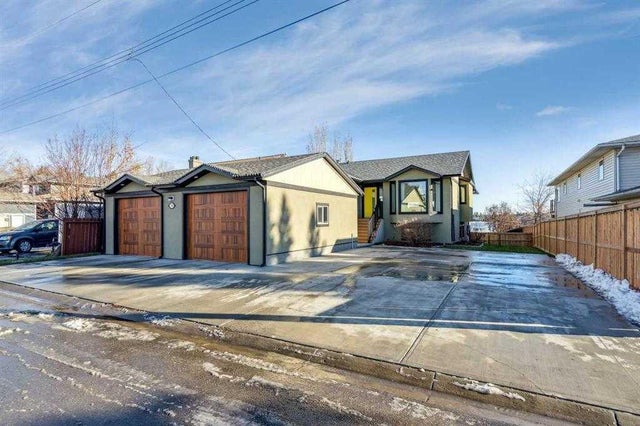 760 West Chestermere, Chestermere