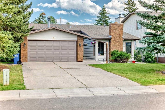 22 Glenhill Drive, Cochrane
