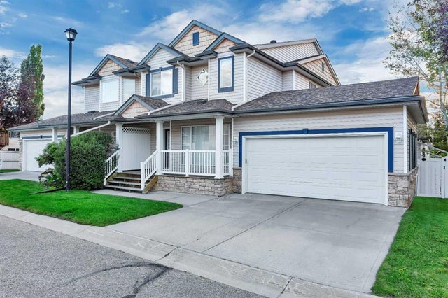 10, 73 Addington Drive, Red Deer