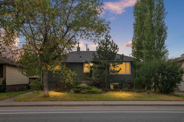 527 29 Street Nw, Calgary