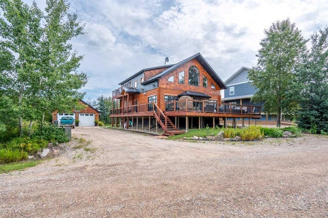 16 Lake View Drive, Lac des Isles