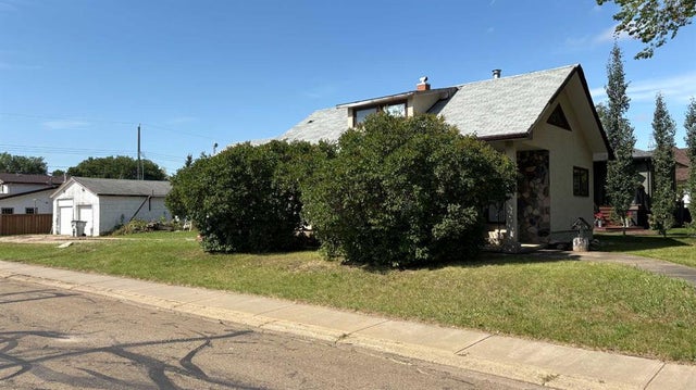 1137 4 Avenue, Wainwright