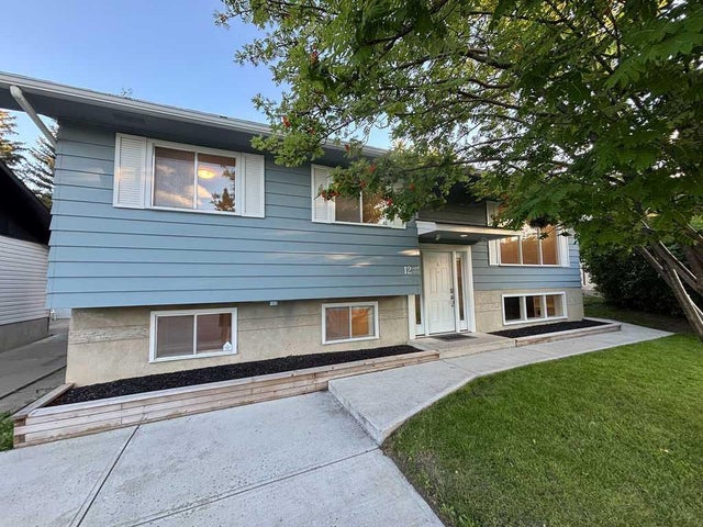 12 Oakbury Place Sw, Calgary