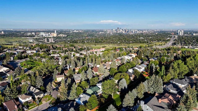 76 Coach Manor Rise Sw, Calgary