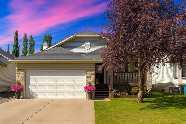 110 West Lakeview Crescent, Chestermere