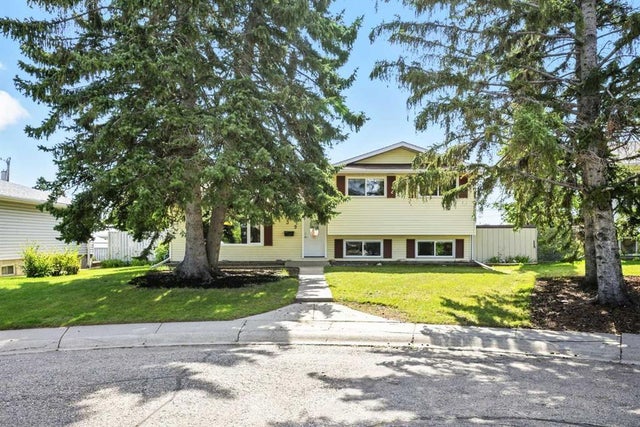 139 Huntford Green Ne, Calgary